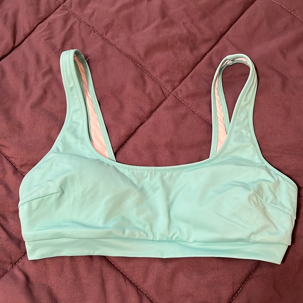 Victoria’s Secret scoop, bikini top size medium measurements in photos